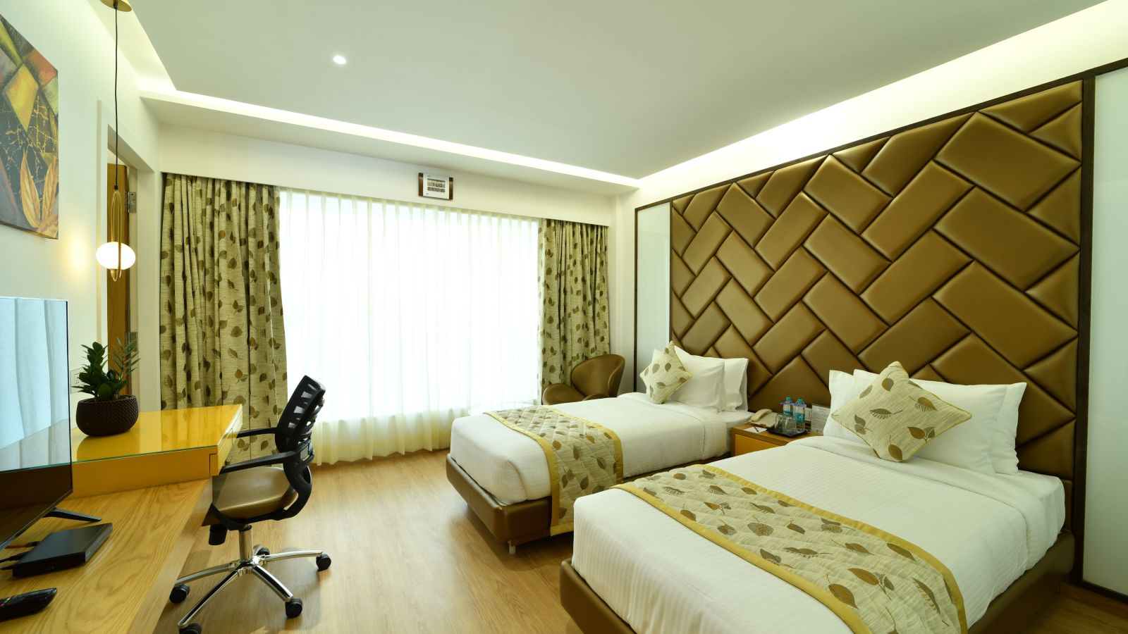 President Kumara Park - A spacious bedroom 7 ukxntj