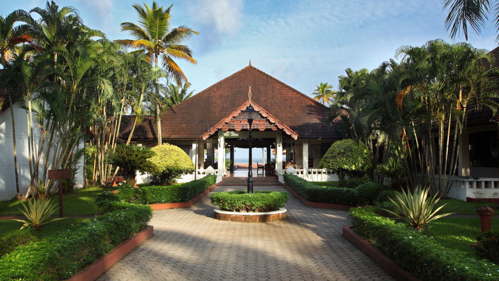 Abad Whispering Palms Hotel Exterior Resorts in Kumarakom