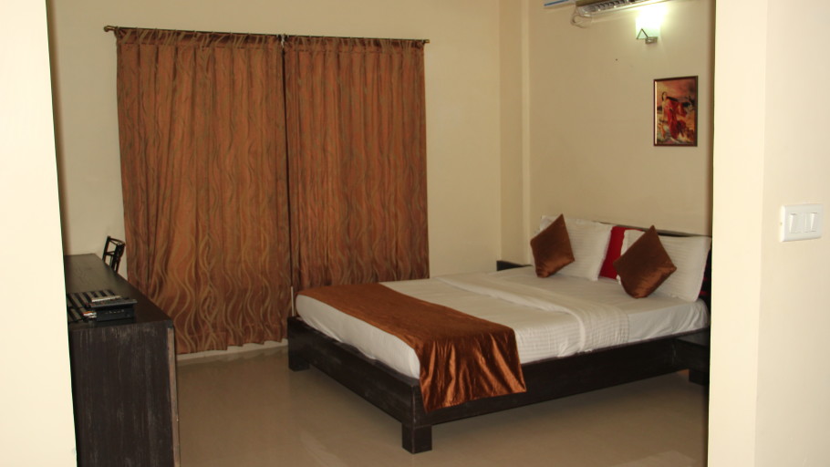 Hotel Arama Suites Bangalore bedroom terra suite 1 hotel arama suites bangalore