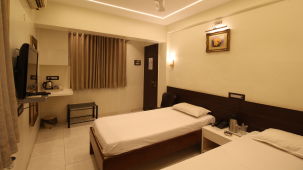 A spacious room - Hotel Shivkrupa, Pune