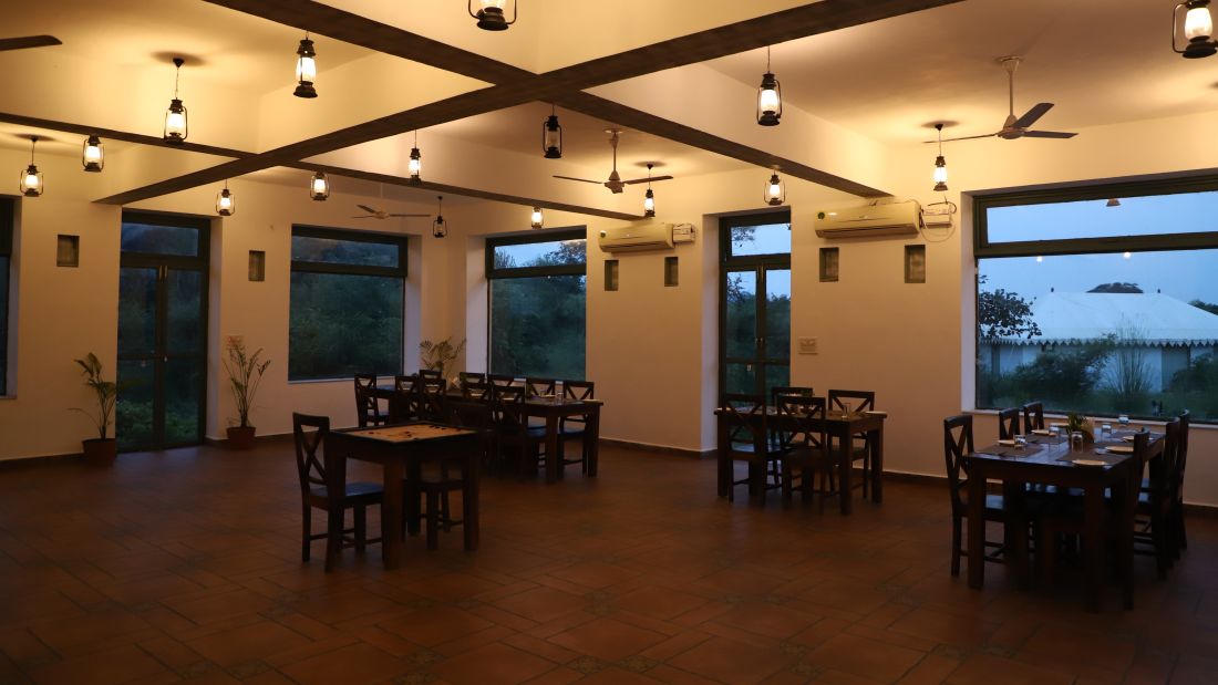 The dining space at Sultan E Jawai Ananta Inn