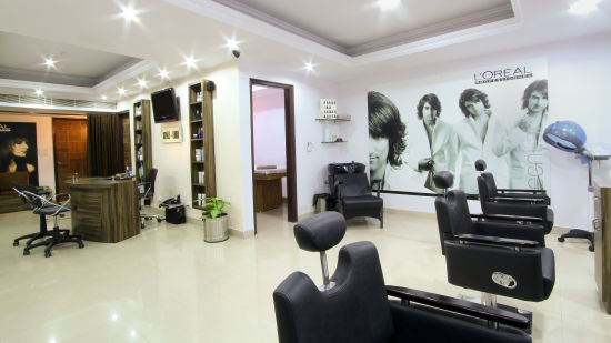 Salon in Lucknow, The Piccadily, Hotel near Hazratganj 9