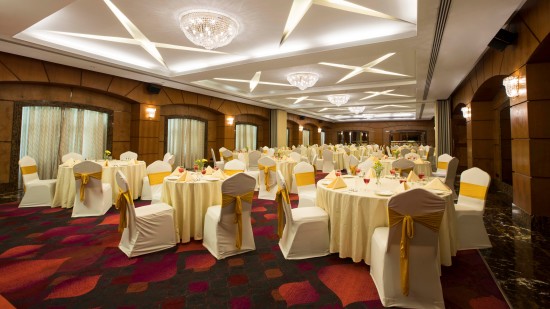 reception seating arrangement at magnum hall