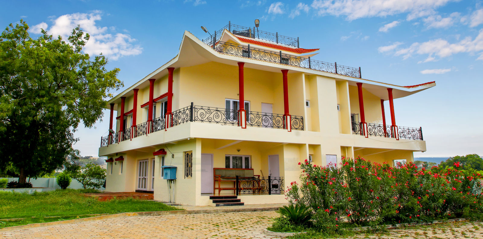 Vasundhara Villa facade