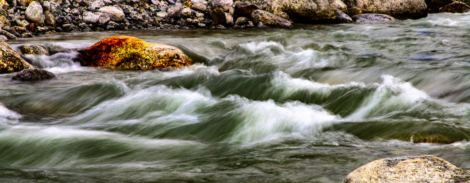 water flowing on rocks @ Lamrin Norwood Green, Palampur