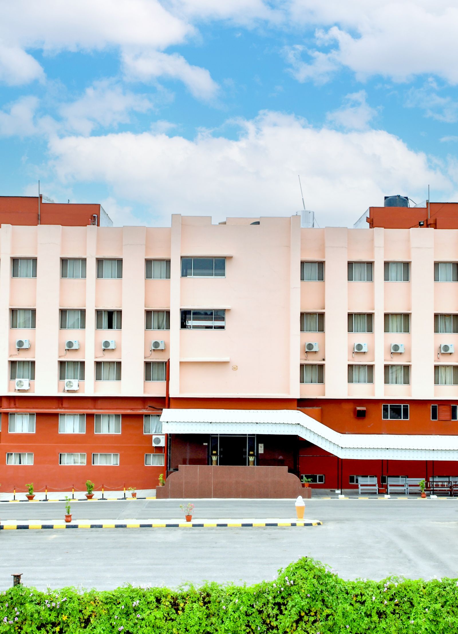 A long shot of the facade of Hotel Sahara in Ramoji Film City | Hotel Sahara