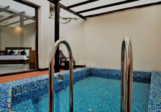 alt-text lagoon suite personal pool - Corbett Panorama Resort, Ramnagar