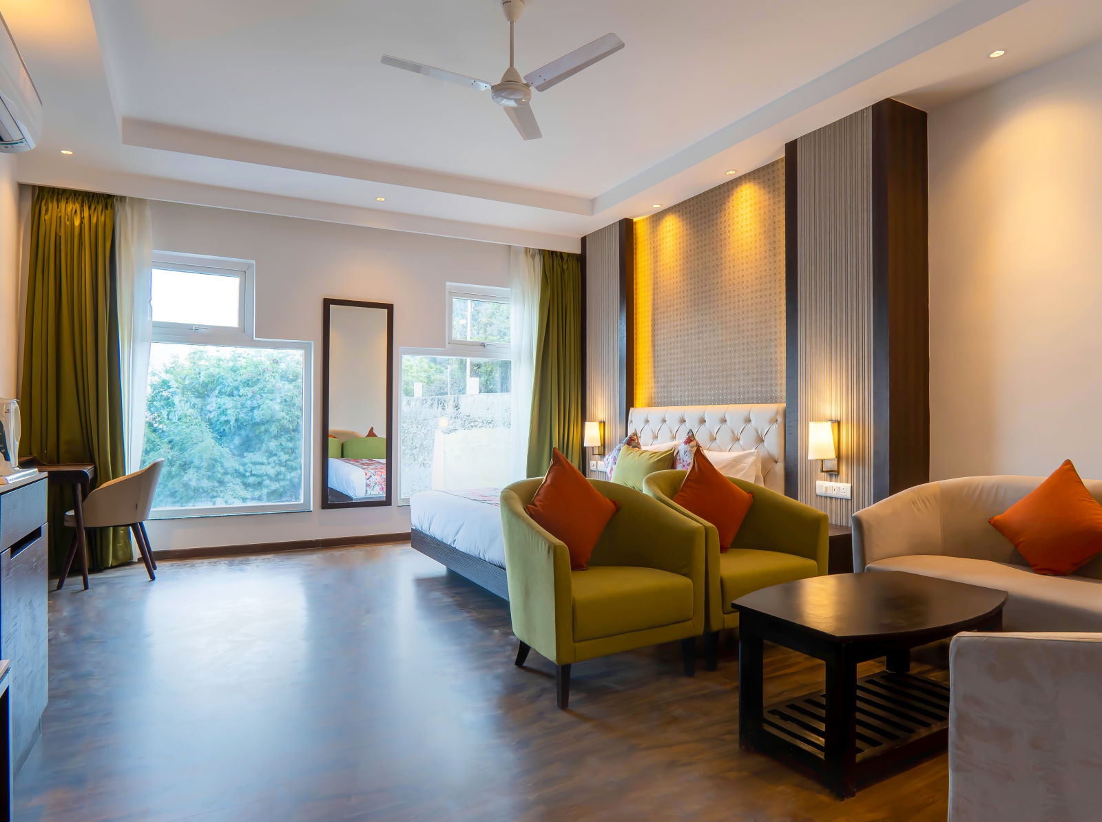 images showcasing the beautiful interiors of lake facing rooms - Hotel Le ROI Lake View Koti2