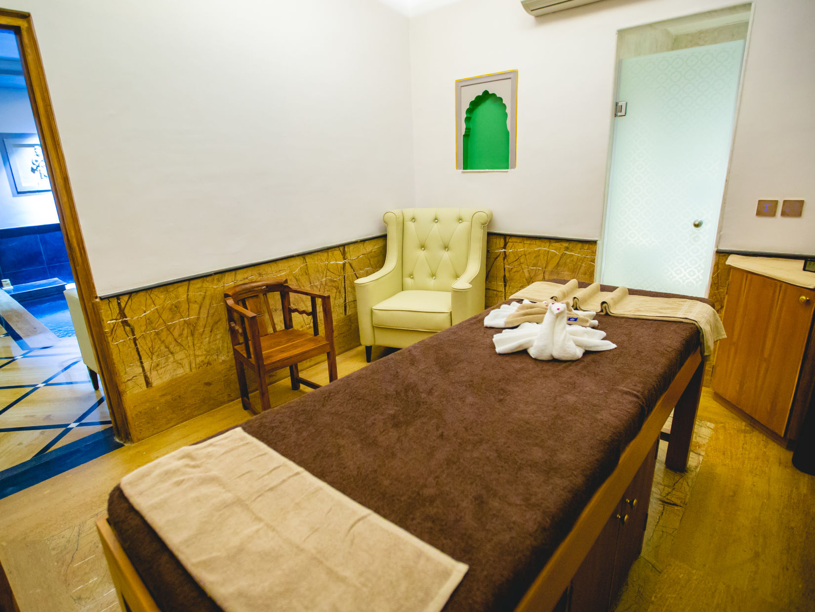 Buena Vista Luxury Garden Spa Resort - a spa bed kept at one of the treatment chambers