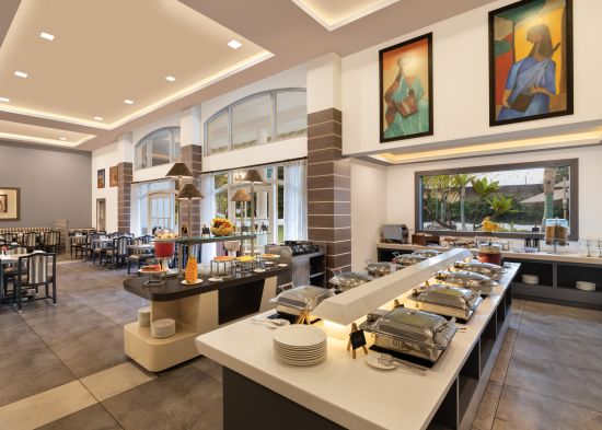 alt-text Thillana restaurant buffet set-up - Sangam Hotel, Thanjavur
