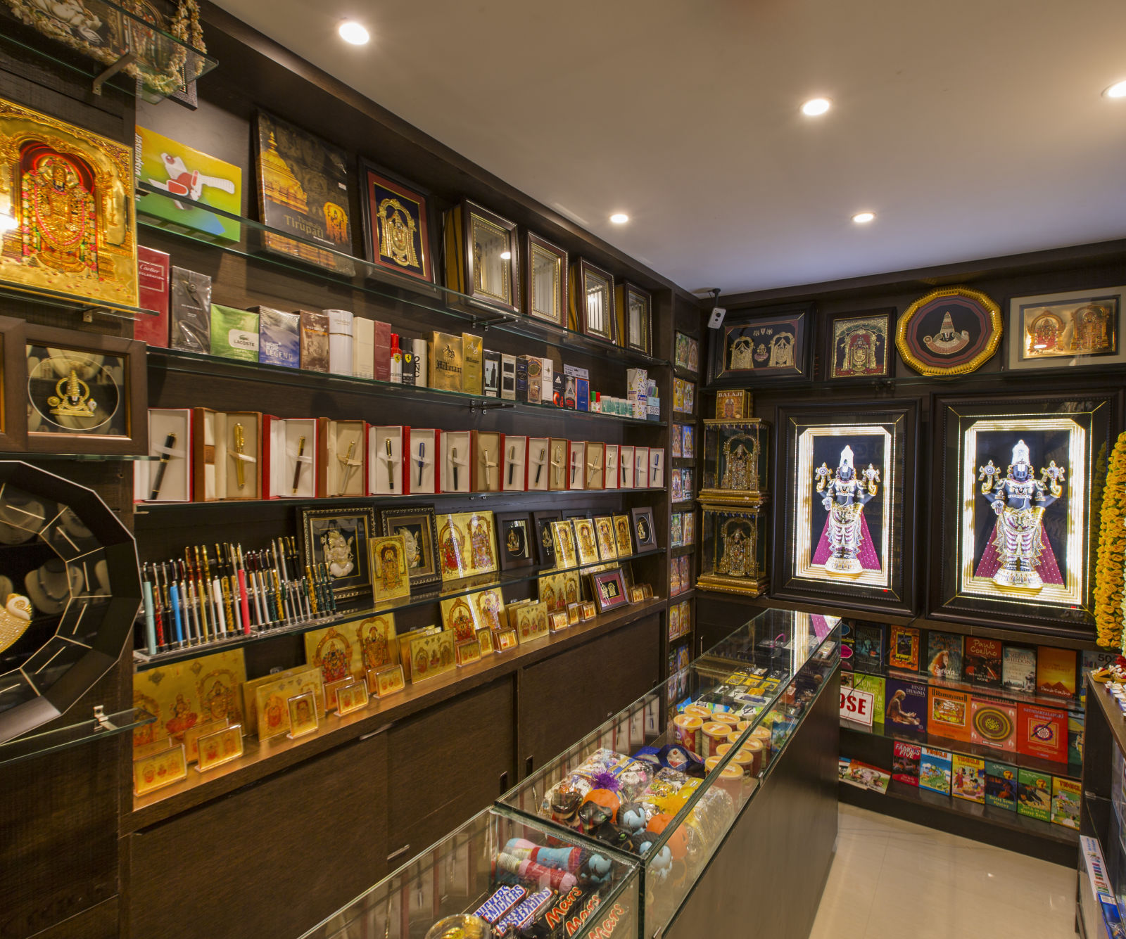 Hotel Pai Viceroy Tirupathi Gift Shop 1 egnguw