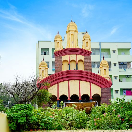 the facade of Kali Mata Temple