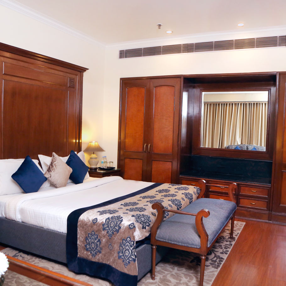 Business Suite, The Bristol Hotel Gurgaon, 5-star Hotel In Gurgaon 7781