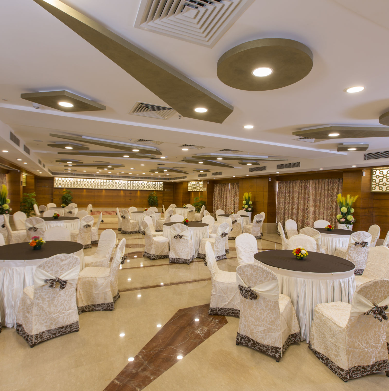 Hotel Pai Viceroy Tirupathi Sammilan Banquet Hall 11 ecatma