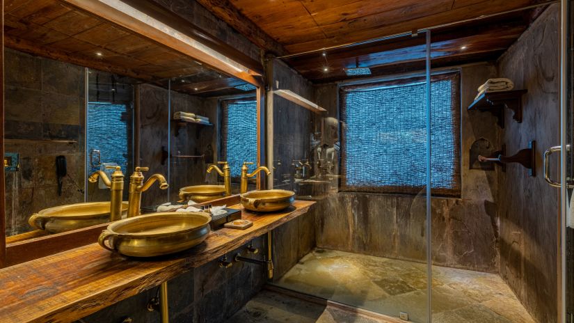 wash basin offered at the washroom of one of the rooms in Ranthambore