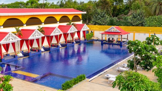 The swimming pool at our hotel - Viceroy Beach Resort & Spa, Mandarmani