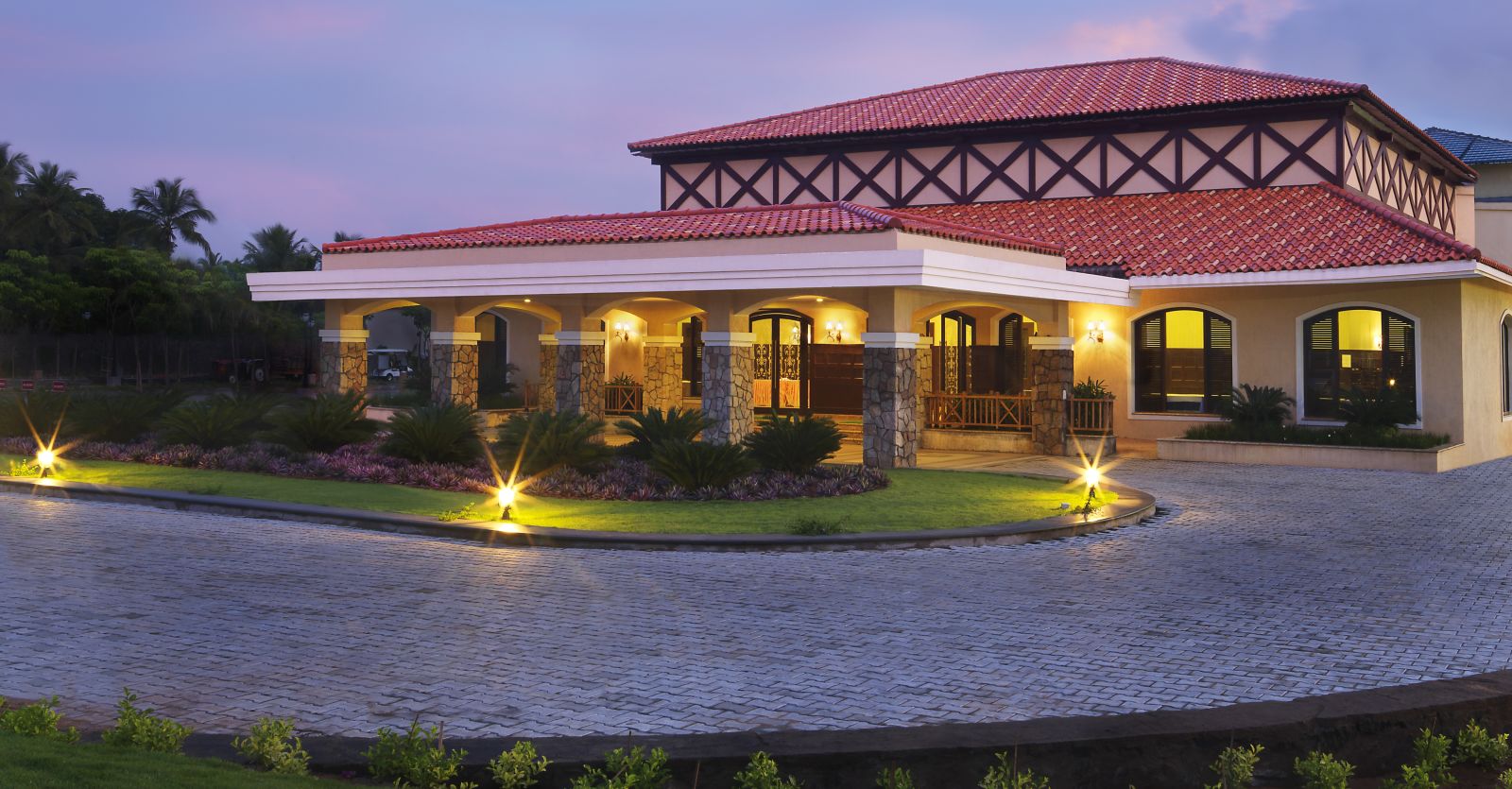 1Exterior view of Tragalgar Hall Complex Banquet at Ocean Spray, Pondicherry