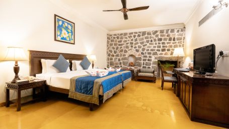 Deluxe Rooms at Fort Jadhavgadh, Pune 4