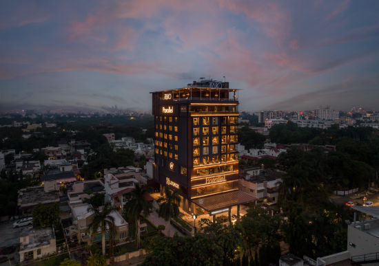 alt-text Facade of Parallel Hotel in Udaipur in the evening time