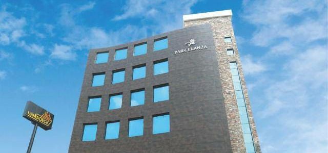 Facade of Hotel Park Elanza, Chennai during daytime