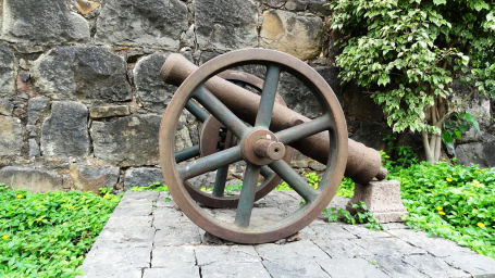 An old canon at Fort JadhavGADH