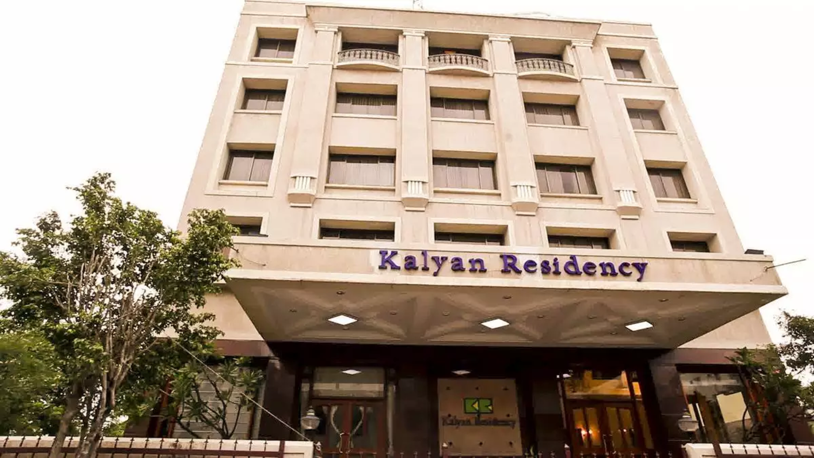 Kalyan Residency Hotel in Tirupati room.jpg