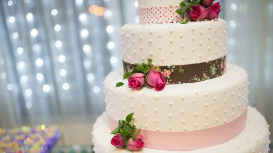 Weddings at Leisure Hotels Cake decoration