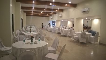 round seating inside the Crystal Banquet Hall - VITS Kamats Resort, Silvassa