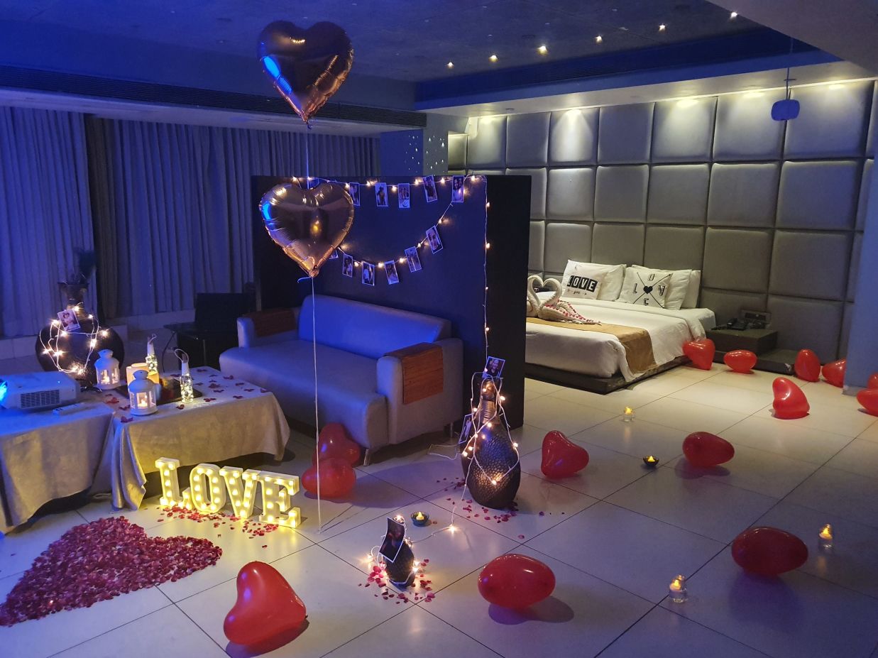 Room Decoration for Anniversary Birthday Celebration Balloon and Room Decoration 1