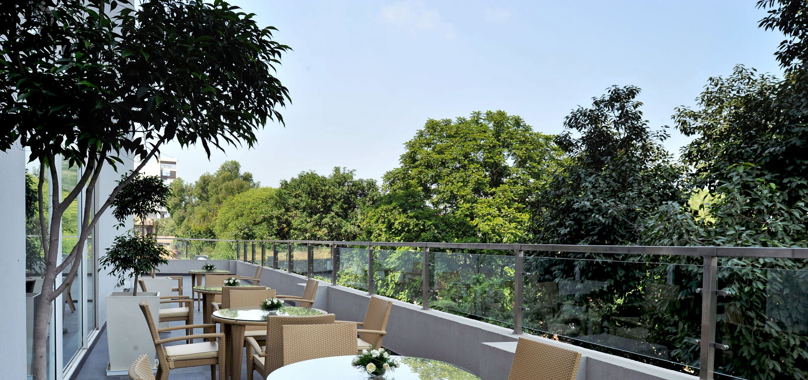 Terrace grill Restaurant at Hometel Chandigarh, restaurants in chandigarh