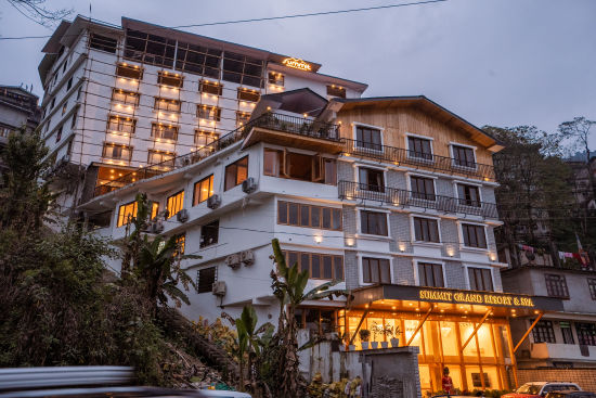 alt-text Facade of Summit Grand Resort & Spa, Gangtok 2