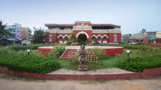 Mahodadhi Palace - Heritage Beach Resort in Puri