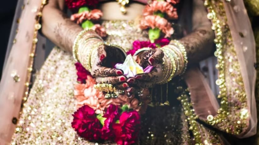 bride holding flowers 