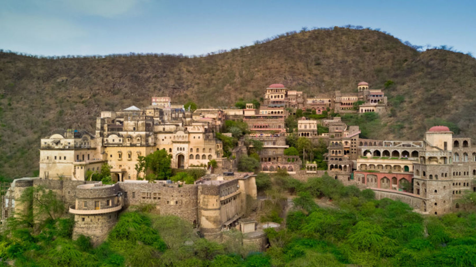 Neemrana Fort, a Neemrana Palace Hotel 