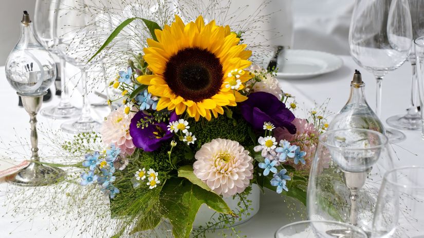 floral-arrangement-4670383 1920