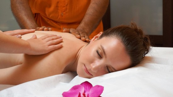 Ayurvedic Treatment performd on a woman at a wellness spa in Goa