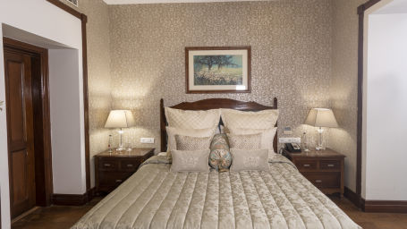 Club Room - Bed of The Claridges Nabha Residence, Mussoorie
