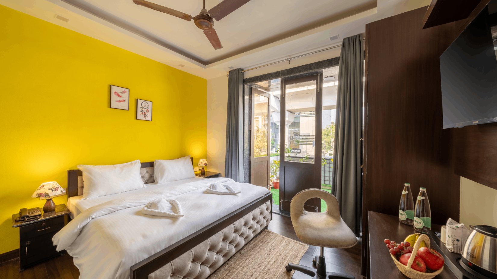Hotels-in-Delhi-Lime-Stay-Bedroom-with-Balcony