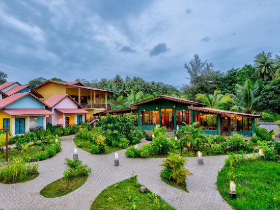 the exterior facade of Silver Sand Village Resort, Havelock