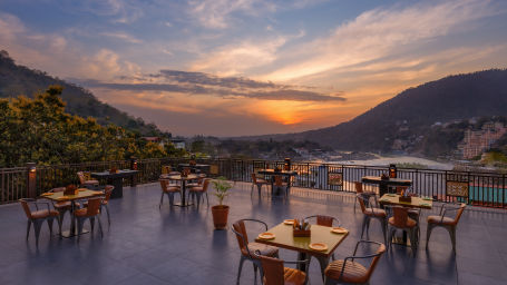 Travel Diaries Cafe at Bedzzz, Rishikesh 1