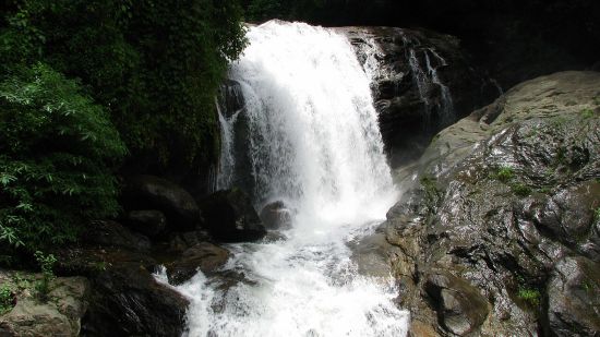 Lakkom waterfalls