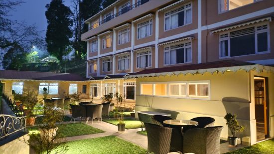 alt-text hotels in darjeeling