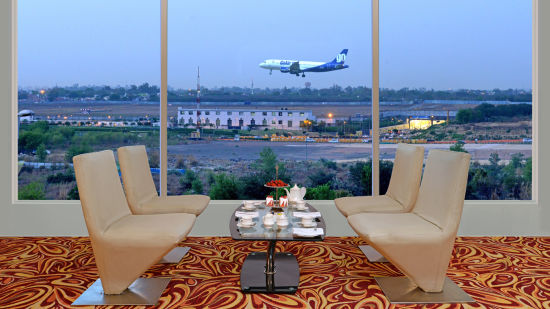 Lounge 2 Taurus Sarovar Portico IGI Delhi