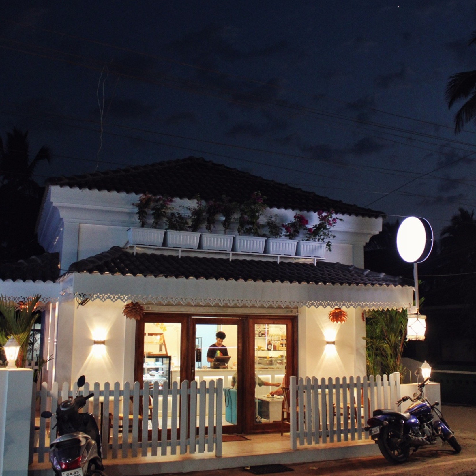 Villa at night 