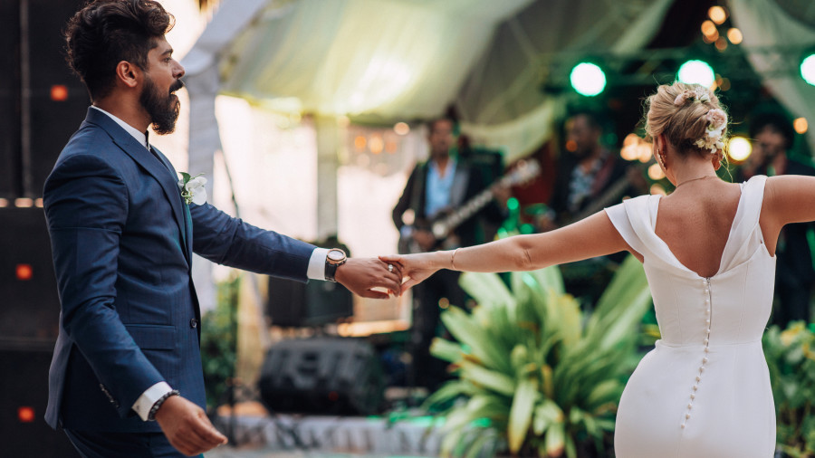 couple dancing