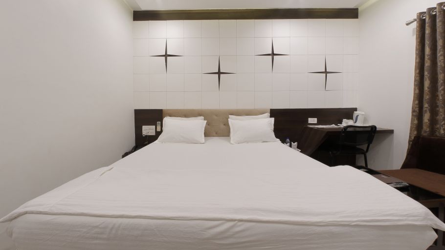 Hotel Summit, Ahmedabad Ahmedabad  T8 1600