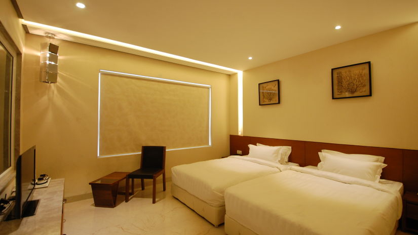 Click Hotel Sapphire Star gold room from different angles2