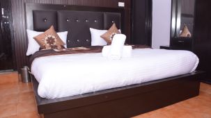 Deluxe Bed Room at Hotel Trishul -  Budget Hotels, Har ki Pauri Hotels, Haridwar Hotels 