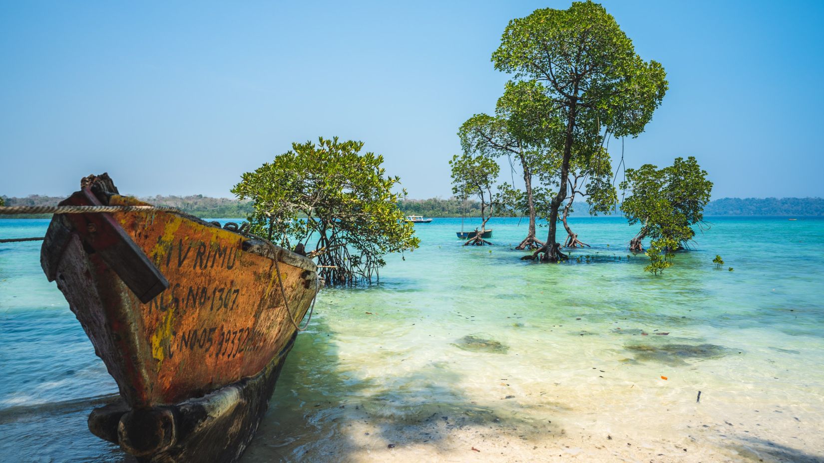 A beached boat at Wandoor Beach