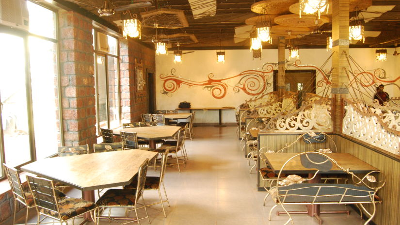 Adamo Matheran - Village - our restaurant during the day